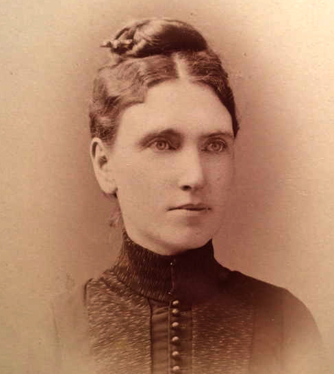 Photo of photos/Julia MacLeod 1848-1929 portrait